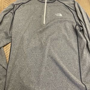 The North Face Quarter Zip Men’s Size Medium